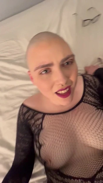 Rebecca Curves трахнули и использовали