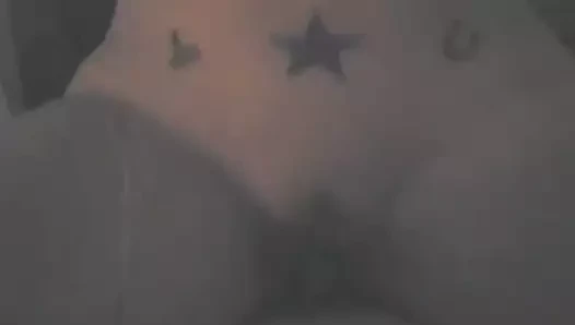 Sürtük sarışın eş ile büyük memeler sürme horoz