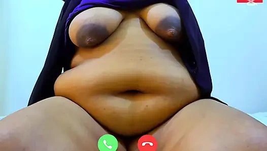 Beni arayabilir ve görüntülü görüşmeyle daha azdırabilir misin? Müslüman ateşli bekar kız erkek arkadaşıma ihtiyacım var