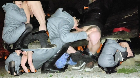 Yüzüm yapışana kadar götümü yalıyorum!!