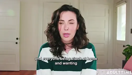 Casey Calvert bir hayranının değerli koleksiyonunu parçalıyor! | yıldızı röportajı | Adult Time