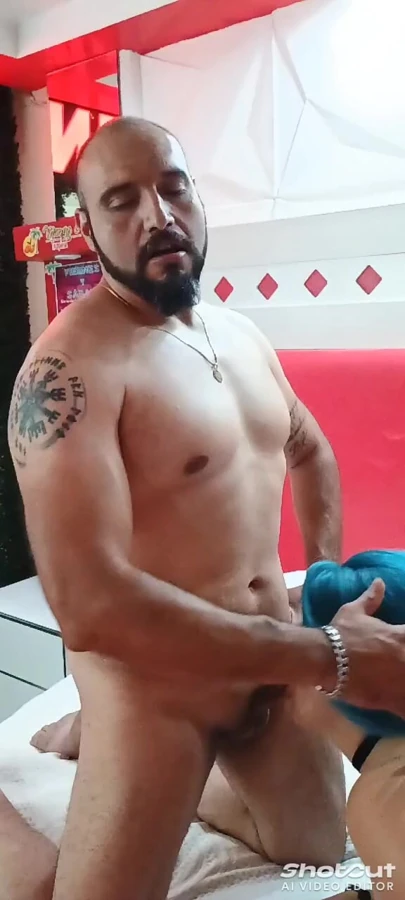 Bir arkadaşla otelde bir an