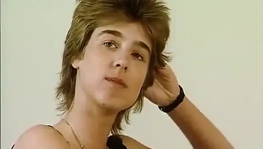 Almanya'dan bu amatör kız oyuncu seçmelerinde vücudunu göstermeyi seviyor