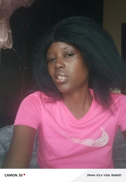 Oyuncakla çok sert boşalıyor.