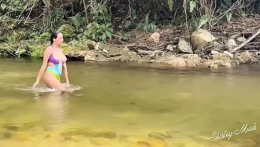 Karımın sapık en iyi arkadaşı açık havada sikişmek istiyor (tam sürüm)