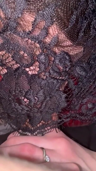 Эмоциональный момент из "Подборка 10 спермы, попка в горячий рот Angel, настоящая маленькая шлюшка обожает горячую сперму в ее рот"