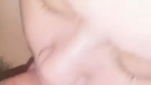 bella esposa mamando pene deliciosamente
