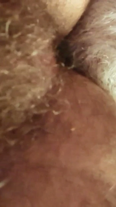 Daddy feasting on a beautiful hairy hole | Klip 1