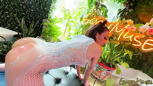 Blaire Johnson amcığını sikiyor için bacaklarını açıyor