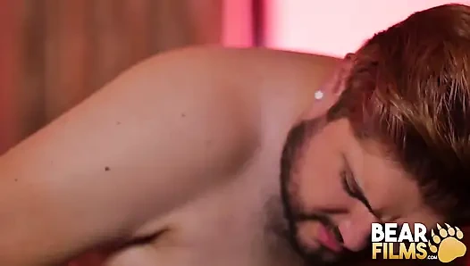 Bearfilms Kıllı Ayılar Alezgi Cage ve Tony Marks prezervatifsiz