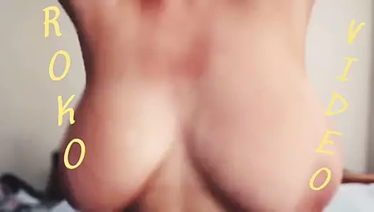 Büyük zıplayan göğüsler