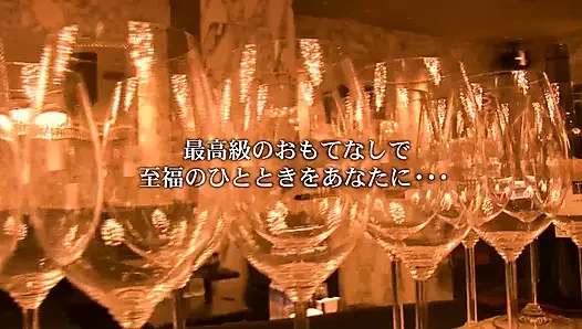 Hatun partide sikiştikten sonra yüzüne büyük bir boşalma alıyor