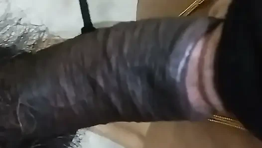 Land Ko Chusa Kar Malish Korte