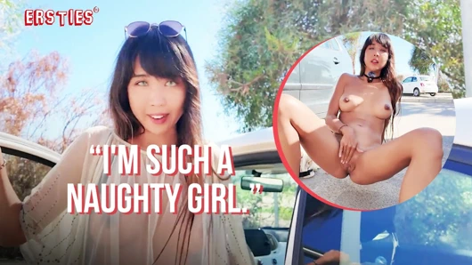 Ersties - cüretkar Kiara otoparkta mastürbasyon yapmadan önce açık bir kafede çıplak oturuyor