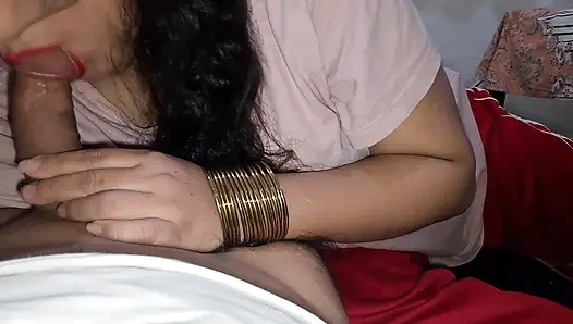 Sevimli Hintli güzel kız seks yapıyor