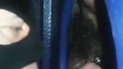 Geiles Blasen durchs Gloryhole von Handwerker-Sau 2.Teil