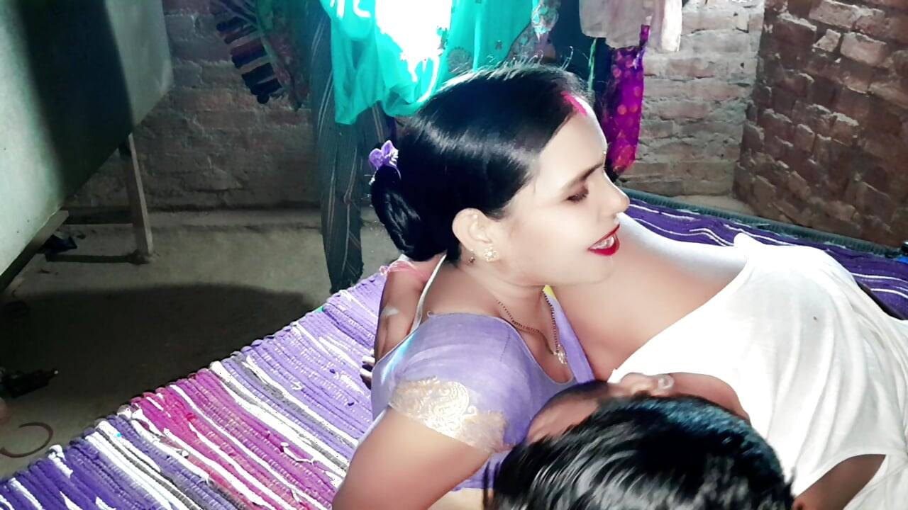 Süper seksi ateşli üvey kız kardeşim benimle seks tam romantik Hintçe edepsiz sesli seks