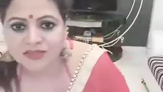 Aap ne itni khoobsurat desi aurat aaj tak nhe dekhi hogi