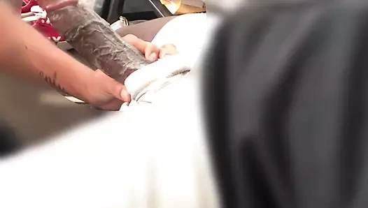 Boğazı hala aletimle boğuşuyor. benim horoz bademciklerinin sonuna kadar arkasında.