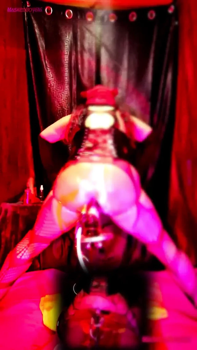 Popomla twerk yapıyorum, parlak, ıslak, köpük ve köpüklerle dolu. Sert sürüş, şaplak ve trap 2