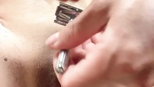 Tıraşlı saçtan sonra amcık güzel görünüyor
