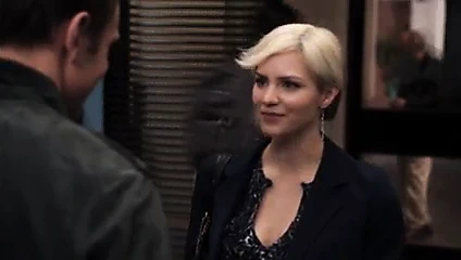 Katharine mcphee. gillian jacobs - topluluk s01e18