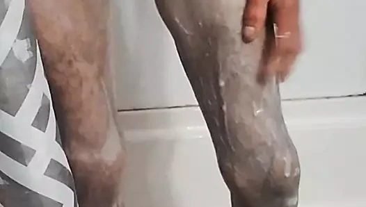 Cdmichelle duşta şort giyiyor ve boşalana kadar sikişiyor