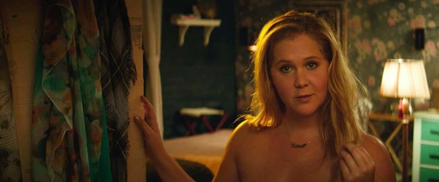 Amy Schumer çıplak sahnesinde kendimi güzel hissediyorum - scandalplanet.com