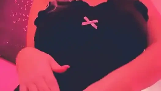 Çekinmeyen soyunma dürtüleri - kulüp eşyaları cızırtılı!