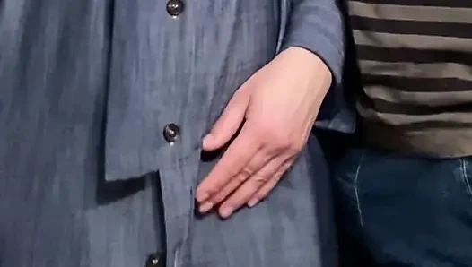 Omg! Yaşlı sapık metrodaki en iyi amcığı parmaklıyor