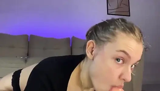 Jucielussie Kama Sutra poz vermeye ve emiyor