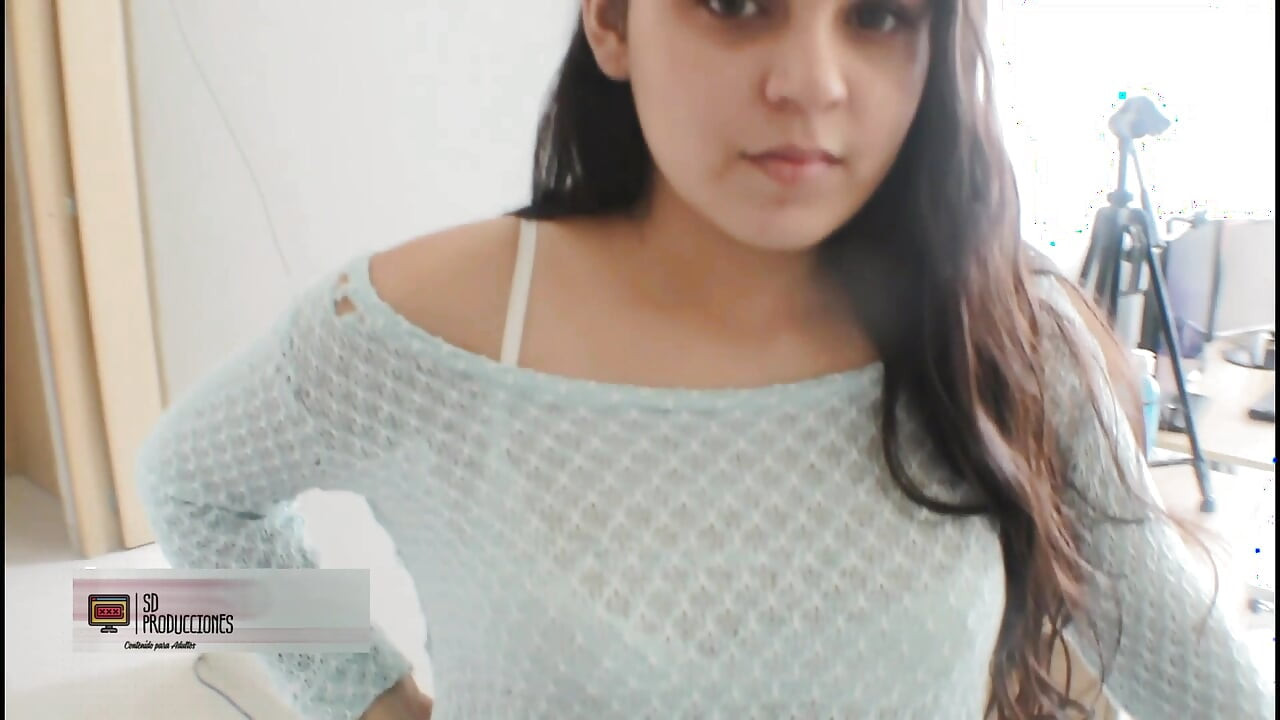 Lezzetli vücutlu güzel genç kız azgın üvey babasıyla sikişiyor - porno en español