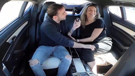 Milf karla tag teamed içinde Üç yollu tarafından asılı adamlar içinde ilk porno