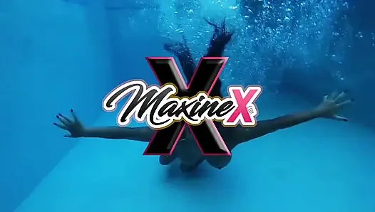 Asyalı Jaden orta yaşlı seksi kadın maxine x ile ilk pornoda!