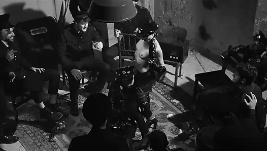 Biz domuzlarız (müzik videosu)