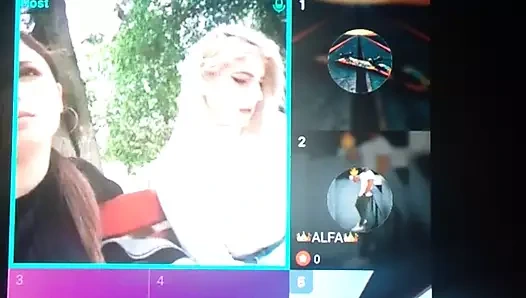 Surori minore care fac webchat