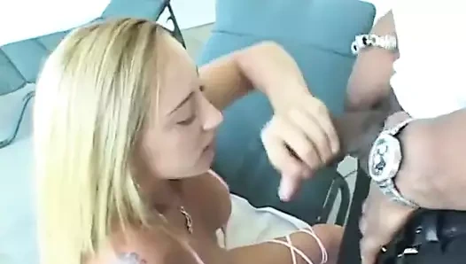 Sıcak beyaz eş sikikleri küçük siyah horoz