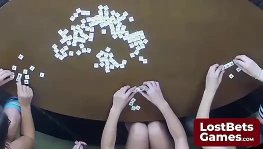 İki akıllı striptiz profanagram kazananı oyuna hükmediyor