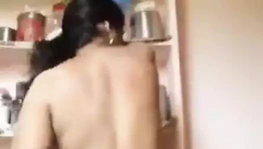 Desi çük yetiştirme çıplak video online