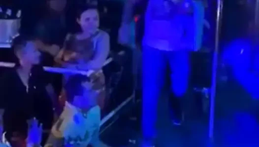 Yerel kucak dansında seks