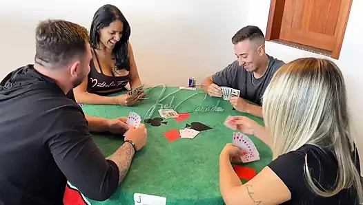 Kart oyunu bir çift takasına dönüştü