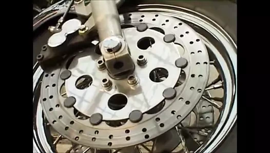 Dev memeli motorcu kız terk edilmiş bir fabrikada becerdin