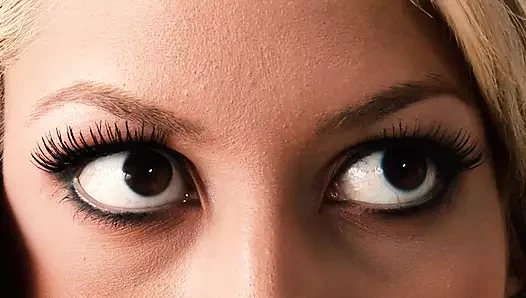 Bridgette b büyük memeli latin bir döl fahişesi sert sikiliyor