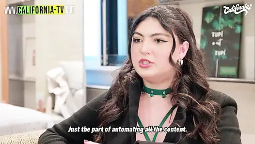 Ateşli kızlar birbirlerini emiyor ve mastürbasyon yapıyor