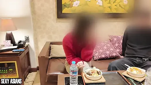 Bir randevuda borçlandım. Arzu hızlı bir şekilde devraldıkça her şeyi unutuyor