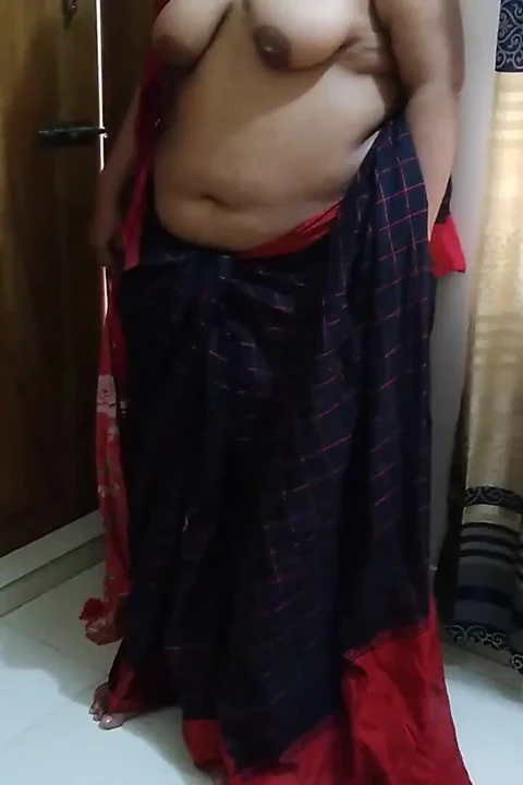 18y Old Boy Enters Teacher's Room & Fucks Madam While She Cleaning Class Room