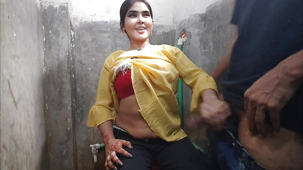 Gerçek evli çift buharlı banyo seansı ve romantik duş samimiyeti