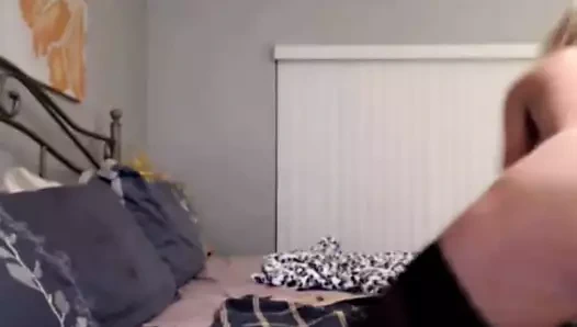 Dik sierluv seviyor için emmek ve sikme ona yapay penis