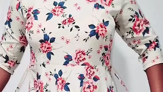 Güzel yaraklı ve seks figürlü Sri Lankalı köylü kız