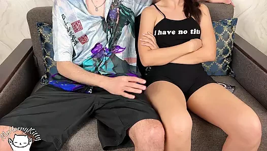 Üvey kız kardeş üvey erkek kardeşini sadece ona mastürbasyon yaparsa affedecek, ancak her şey planlandığı gibi olmayacak